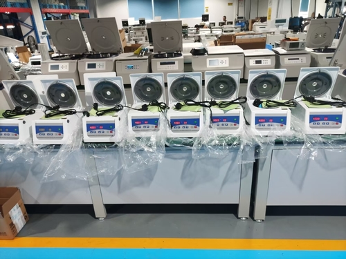 Ultime notizie aziendali su Aggiornamento sulla centrifuga TD4D - recenti consegne e disponibilità