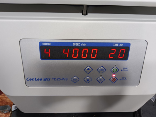 La centrifuga orizzontale di TDZ5-WS Benchtop oscilla fuori il rotore 5000rpm 4*250ml con i secchi